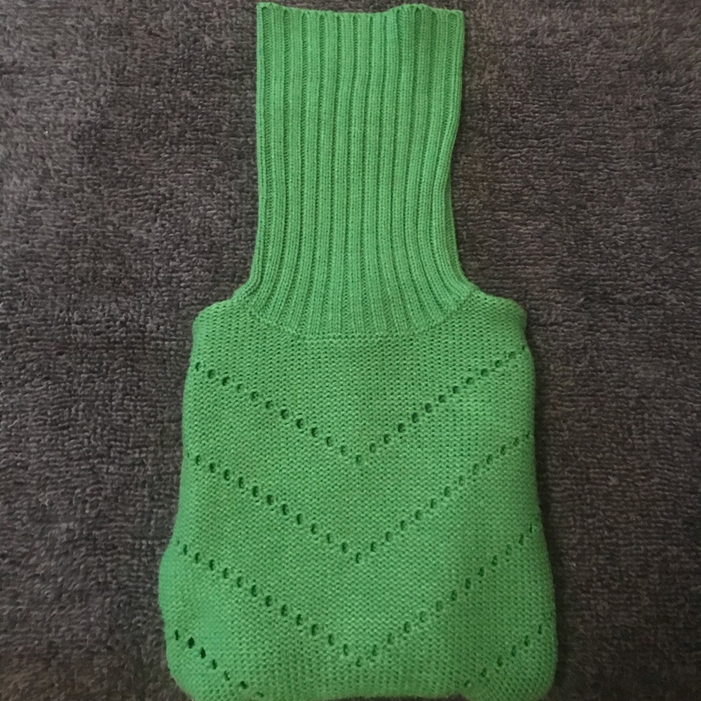 Forest green turtleneck sweater size 2